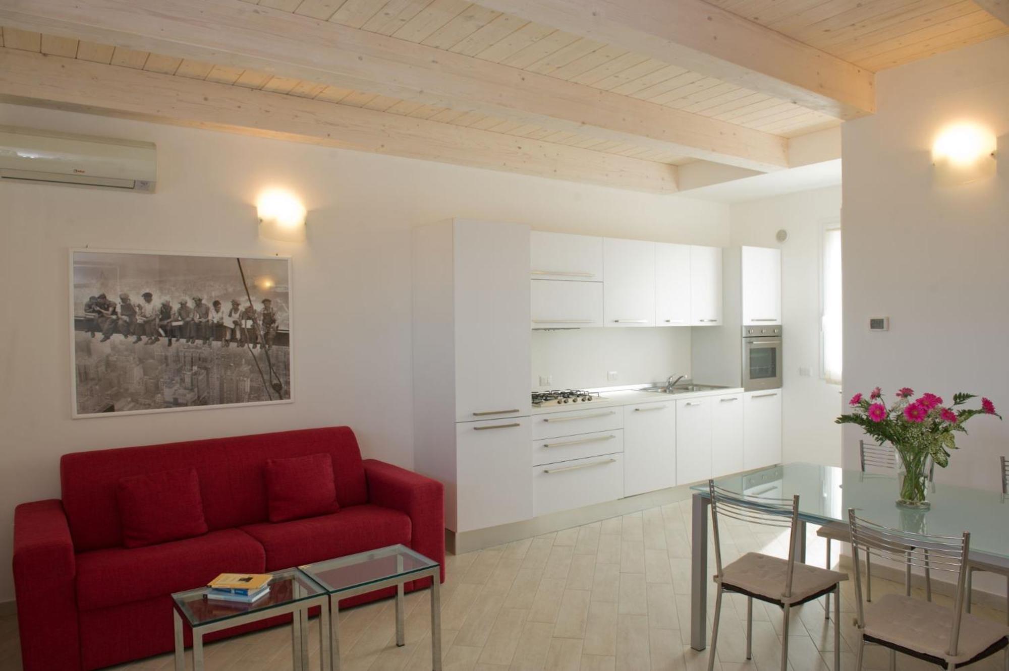 Camera & Caffe Cenni Aparthotel